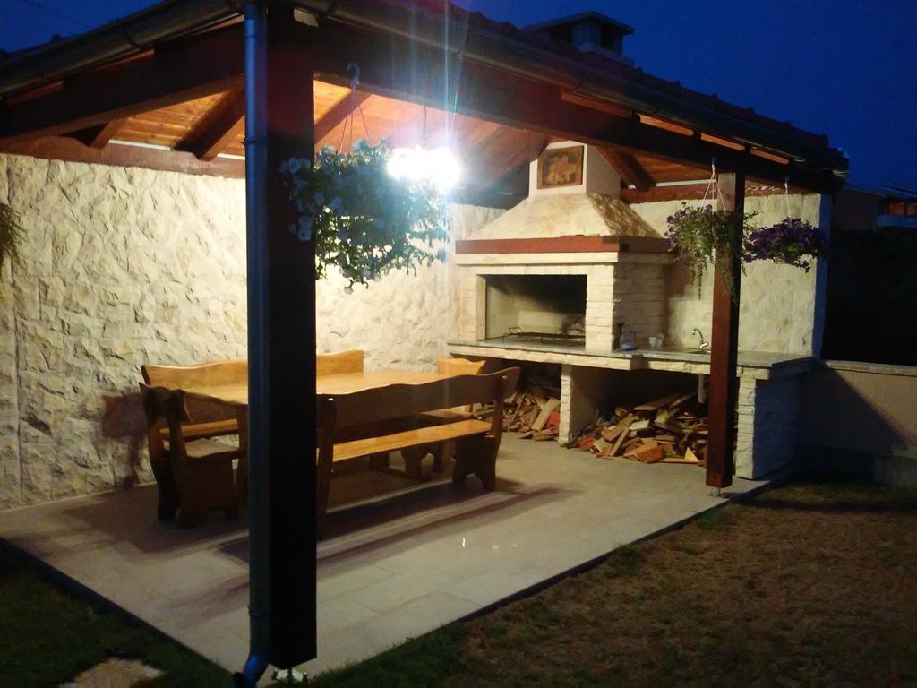 Apartments Cirjak スヴェティ・ペタル エクステリア 写真